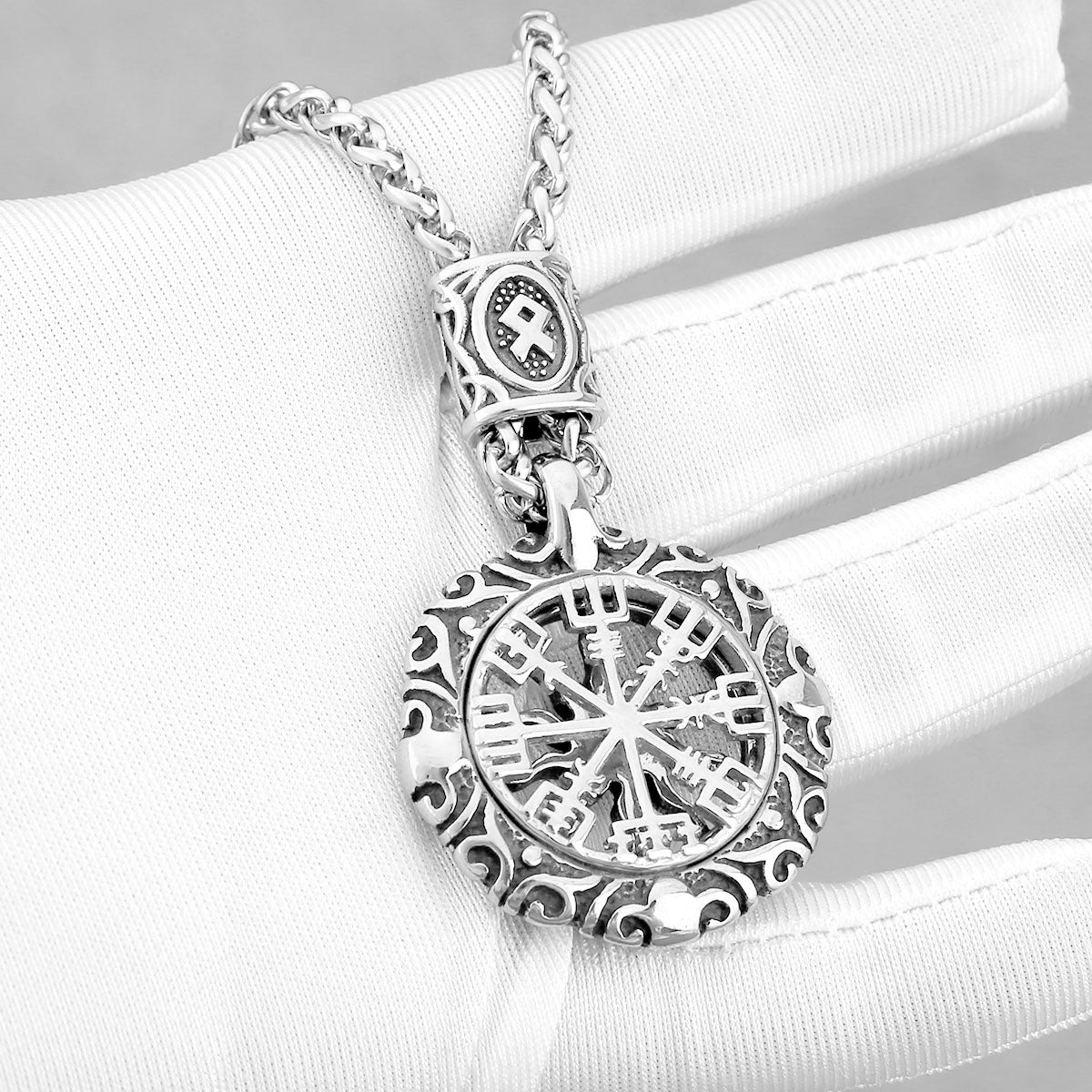 Viking Vegvisir With Rune Bead Chain