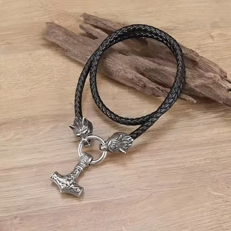 Viking Wolf Head With Mjölnir Chain