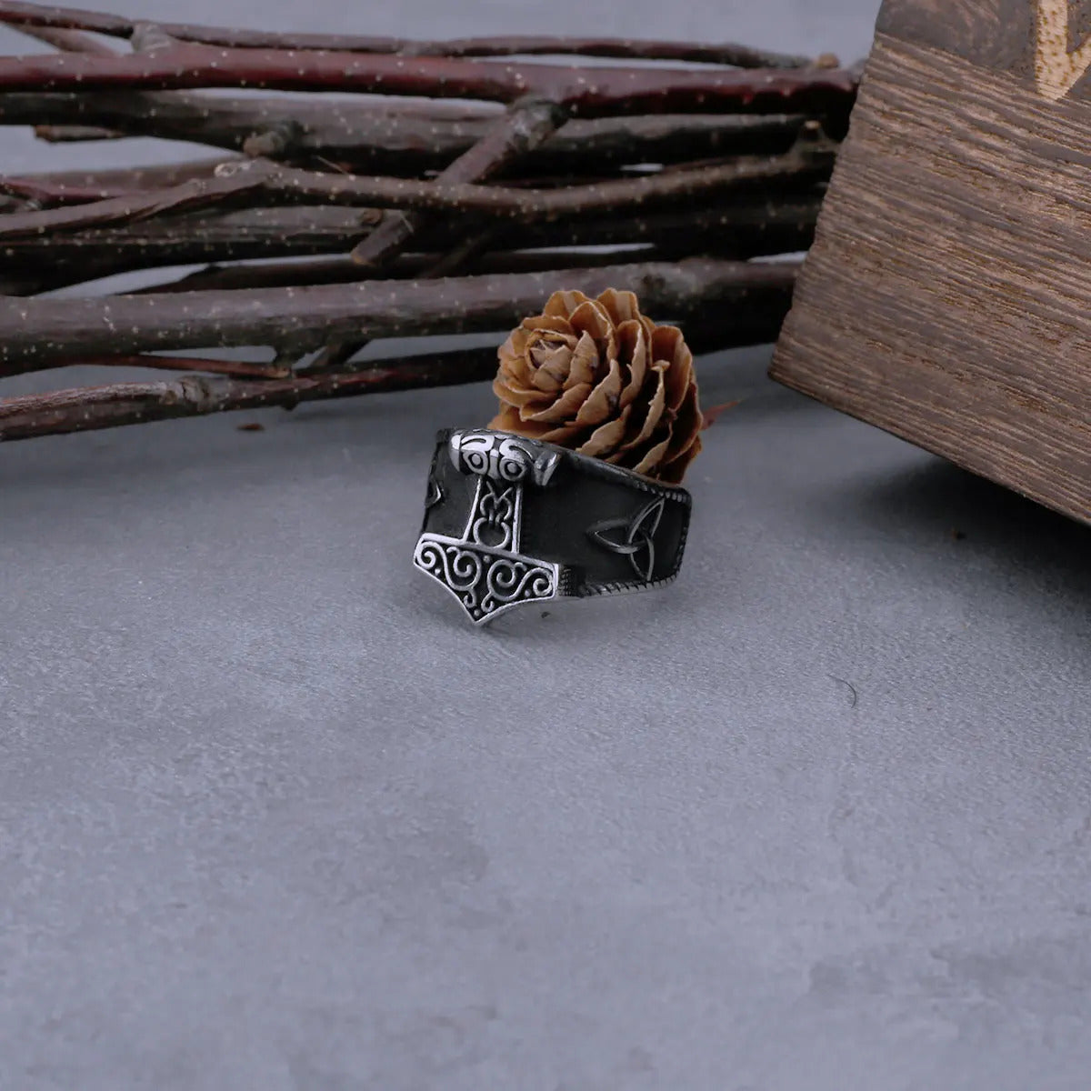 Thor's Hammer Mjölnir Ring