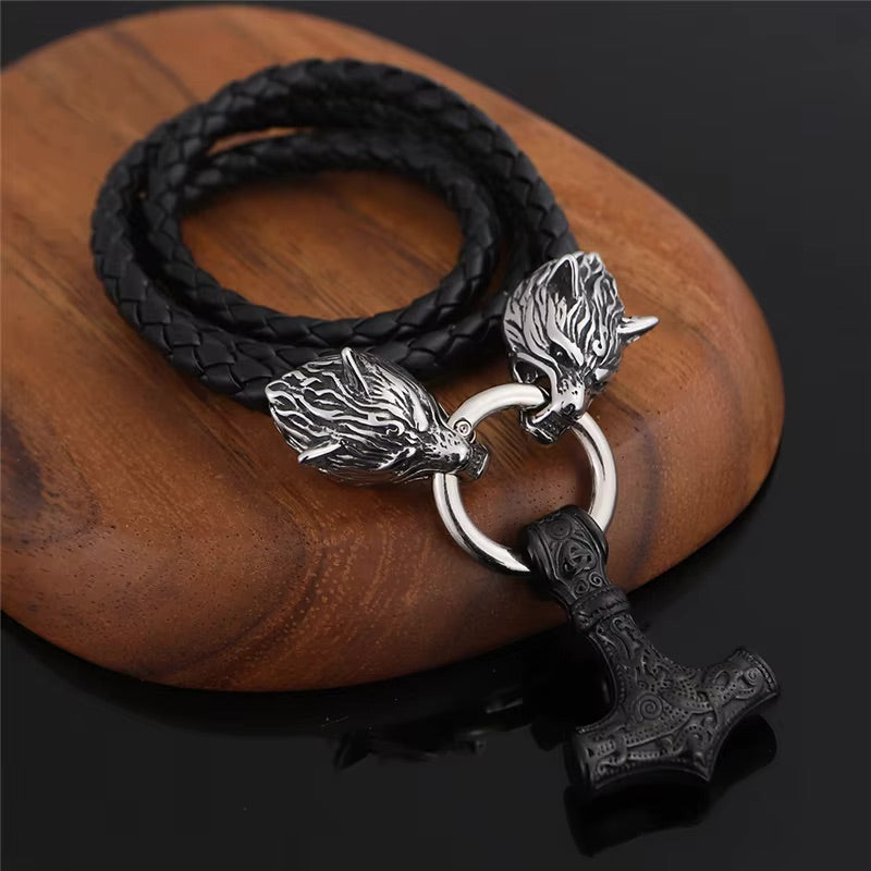 Viking Wolf Head With Mjölnir Chain