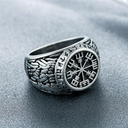 Vikings Vegvisir Ring With Runes